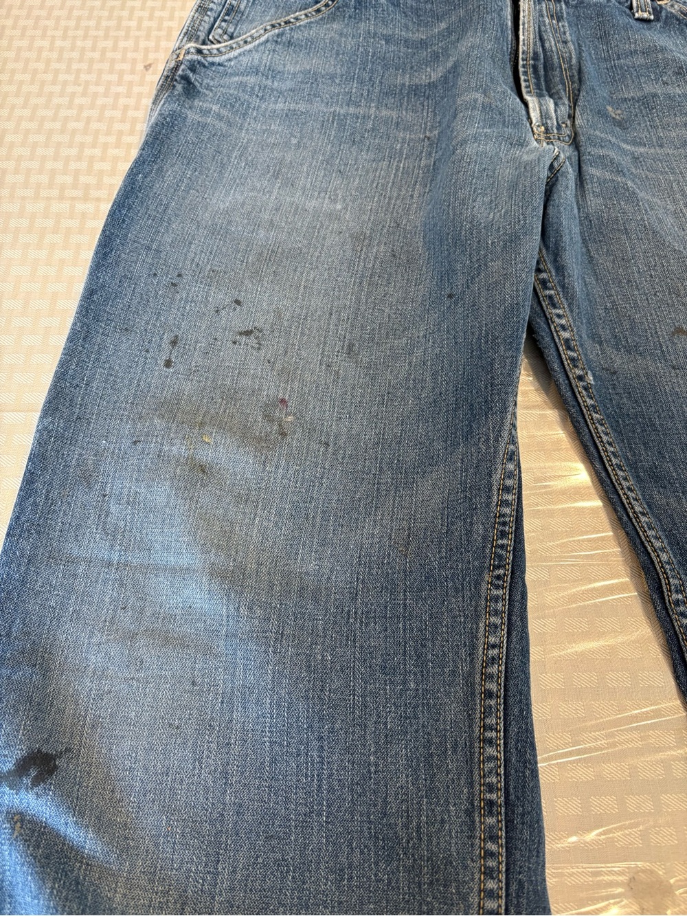 Y2K Levi’s Jeans Distressed Thrashed Size 36x32 Baggy Straight Leg Denim - Picture 6 of 16